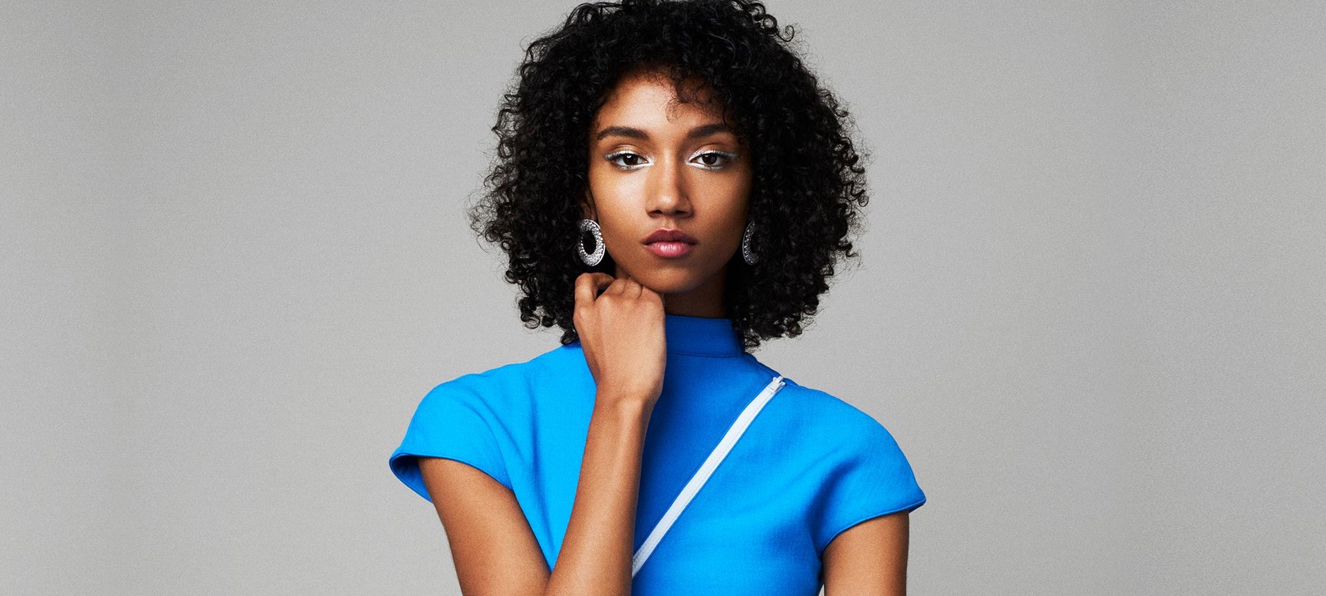 maquillaje para vestido azul